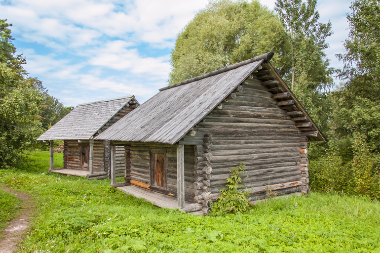 Амбар)